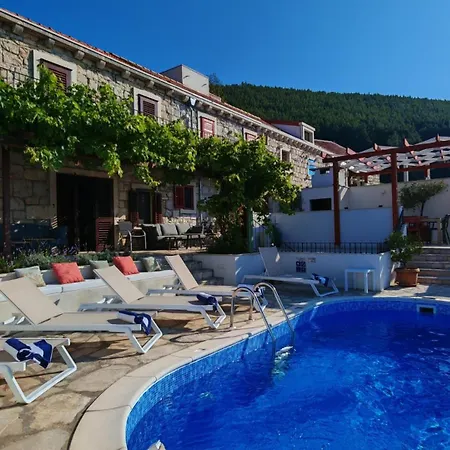 Smoquizza By Guide Villa *