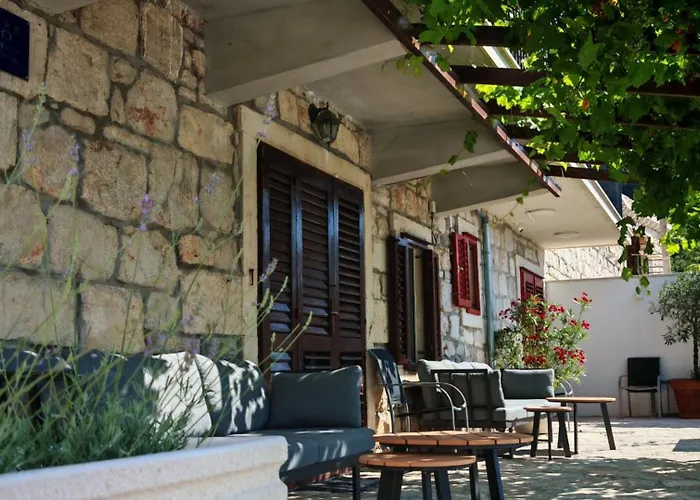 Villa Smoquizza By Guide