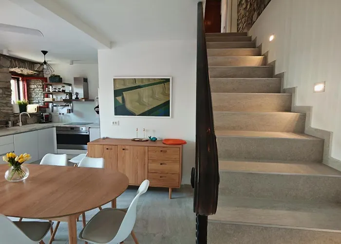 Villa Smoquizza By Guide *