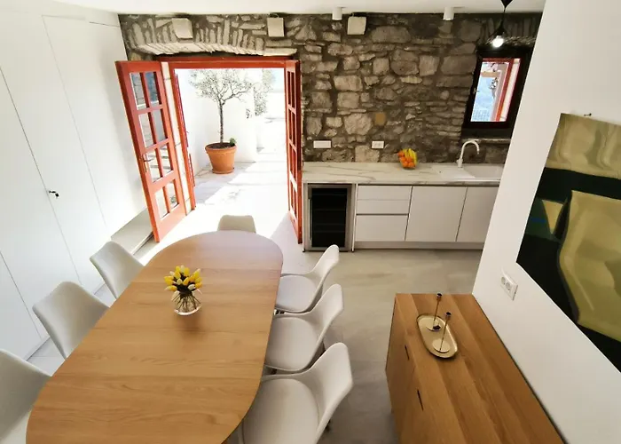 Smoquizza By Guide Villa *