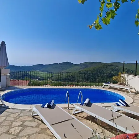 Villa Smoquizza By Guide