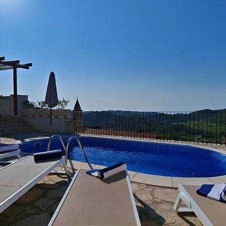 Villa Smoquizza By Guide *