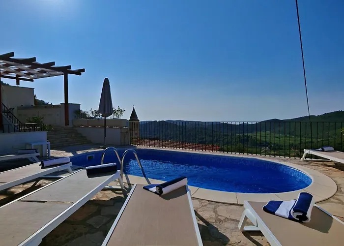 Villa Smoquizza By Guide *