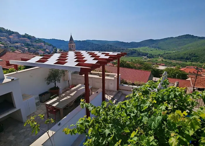 Villa Smoquizza By Guide *